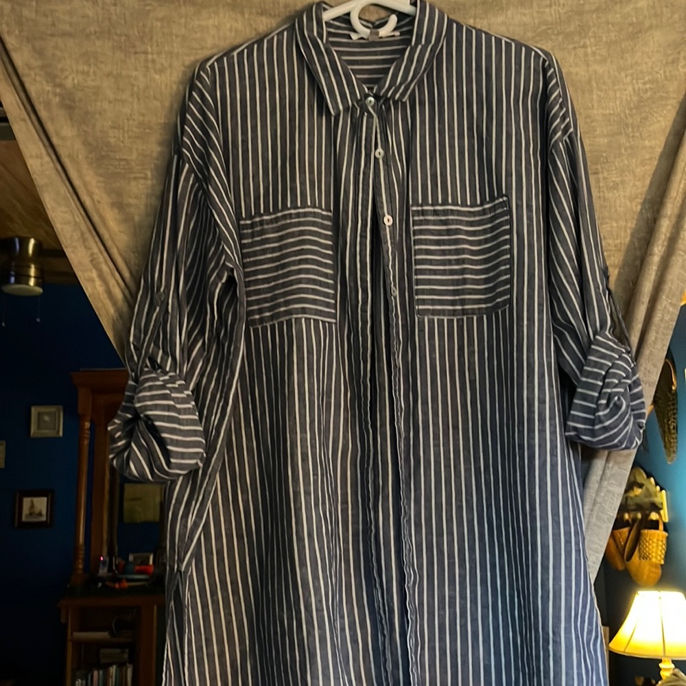 Button up long sleeve by Entro size large